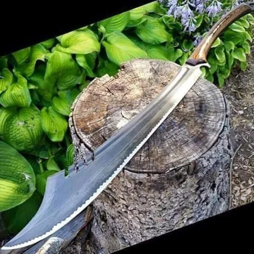 Machete seghettato fatto - , a
